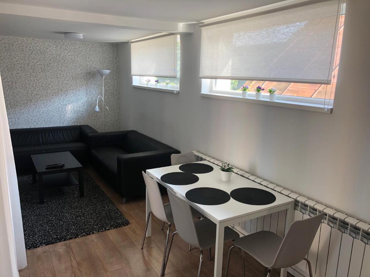 Apartman V Centre Michaloviec Michalovce Exterior foto